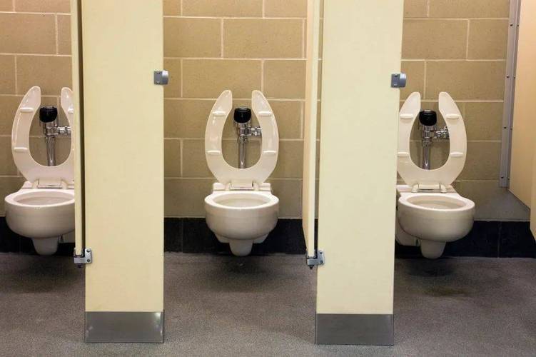 WmnMq052duQ0qMJv.jpg