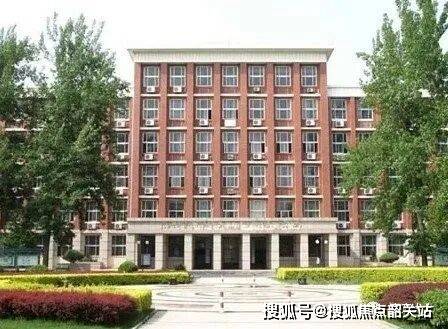 p2tMyrUoTquoBOYO.jpg