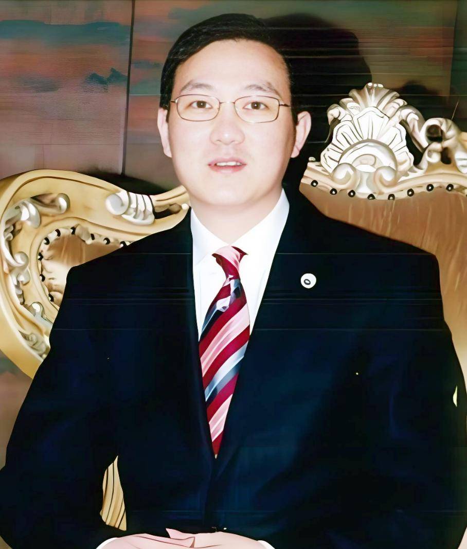YFXNsXNF08pax8pb.jpg